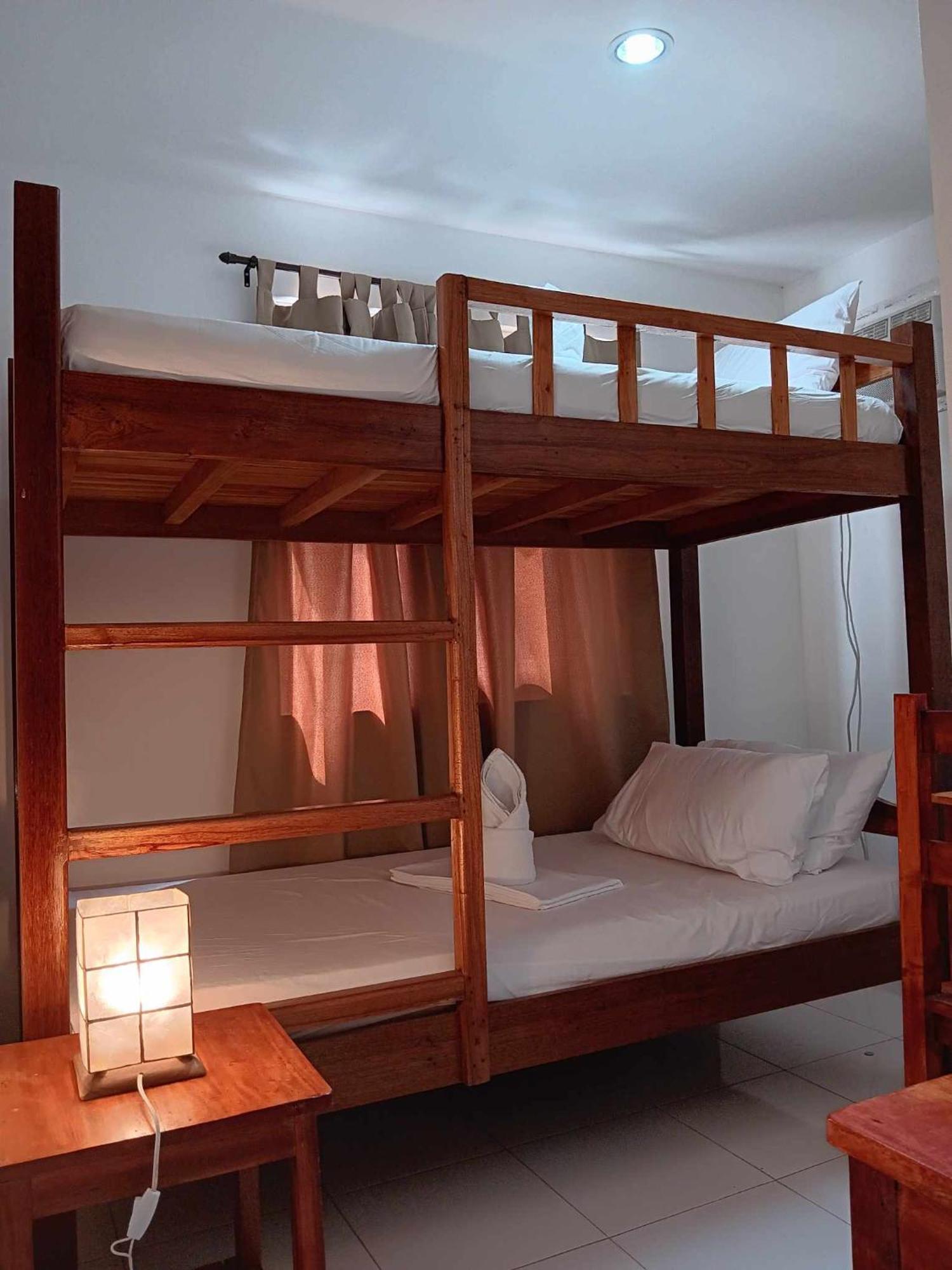 Forest Bay Inn 爱妮岛 外观 照片