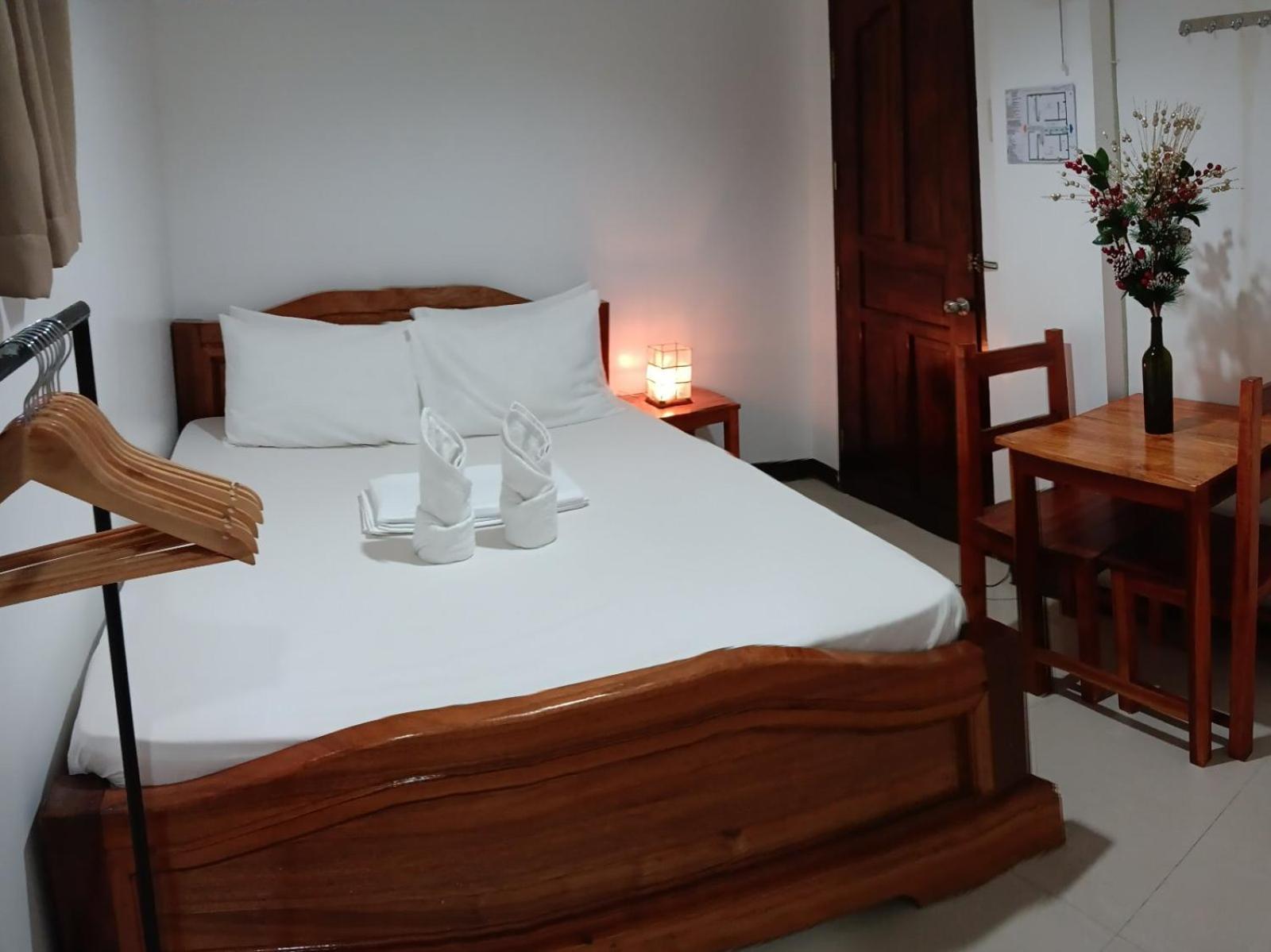 Forest Bay Inn 爱妮岛 外观 照片