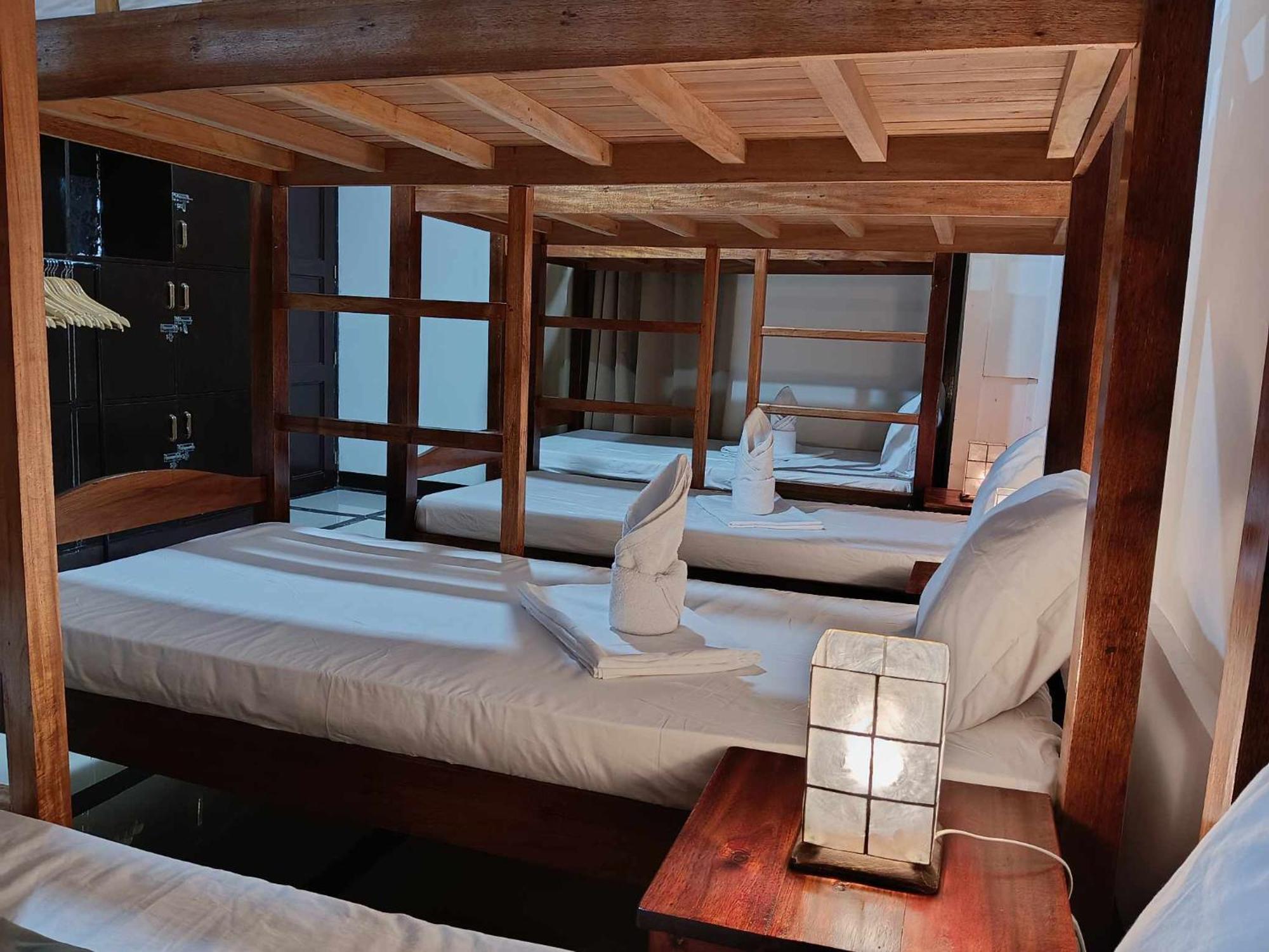 Forest Bay Inn 爱妮岛 外观 照片