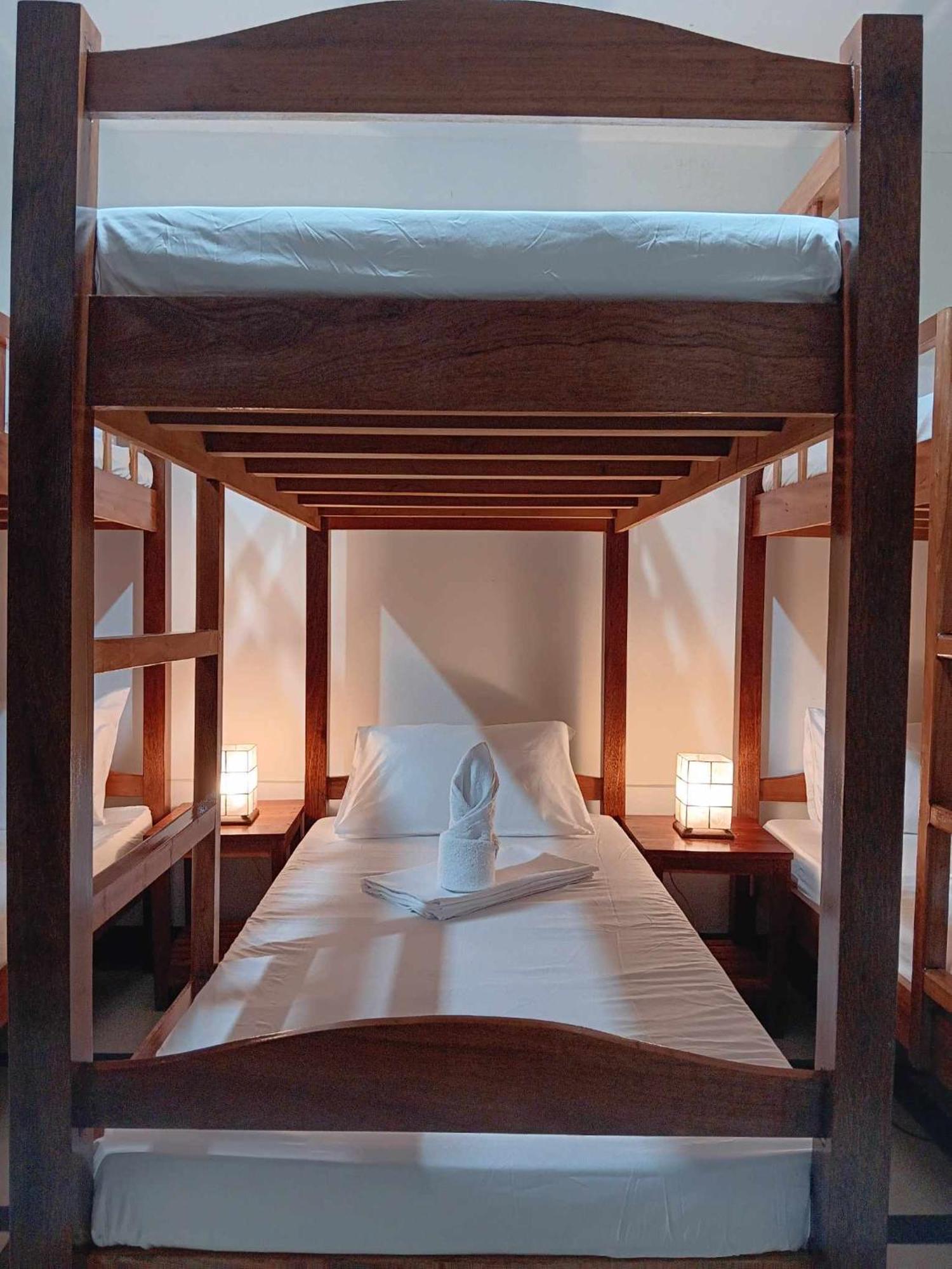 Forest Bay Inn 爱妮岛 外观 照片