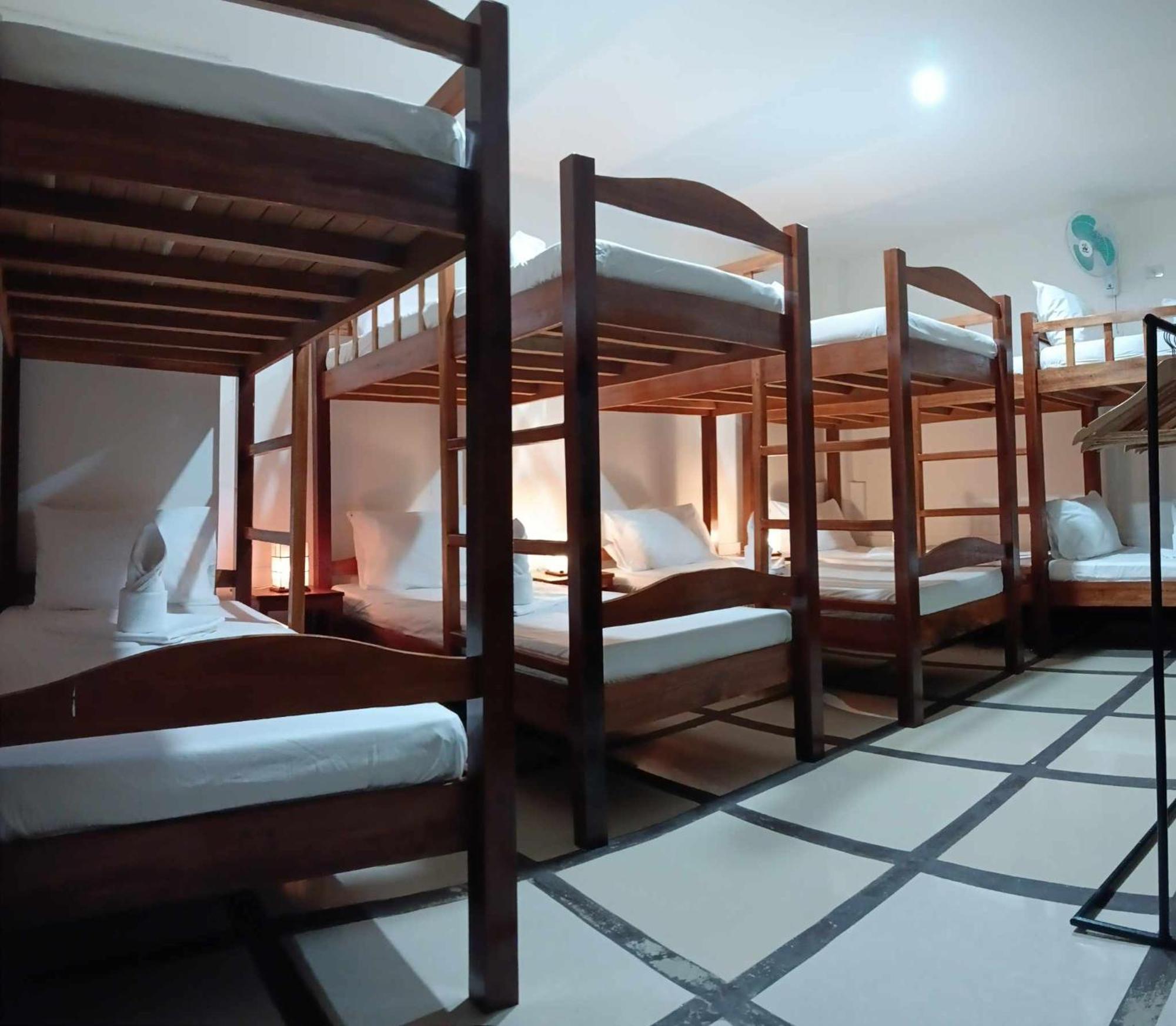 Forest Bay Inn 爱妮岛 外观 照片
